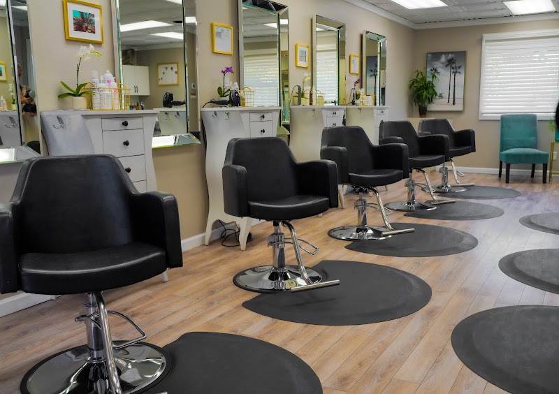 The Loma Salon and Spa photo 5