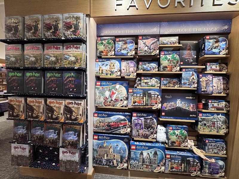 Barnes & Noble photo 4