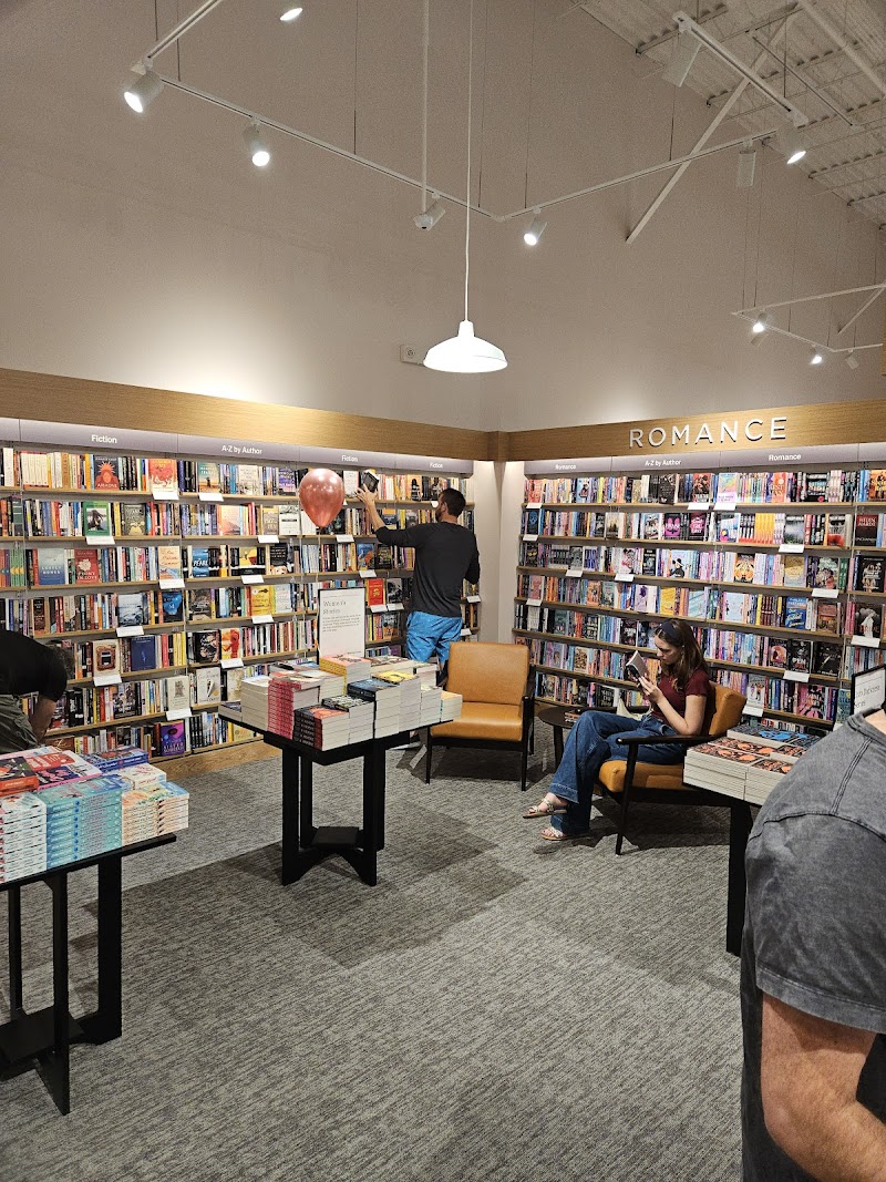 Barnes & Noble photo 2
