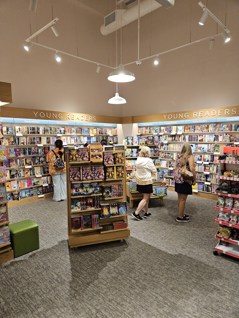 Barnes & Noble photo 5