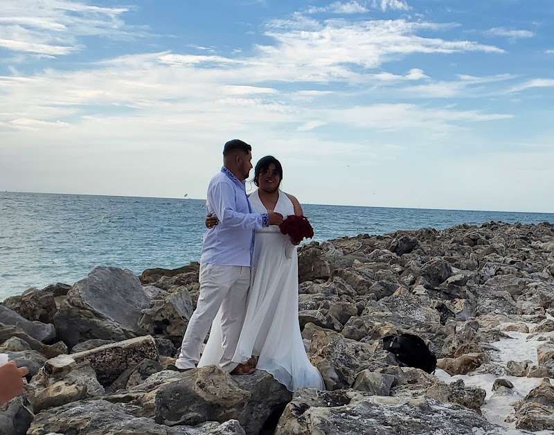 Yairis Wedding officiant and service and venue photo 2