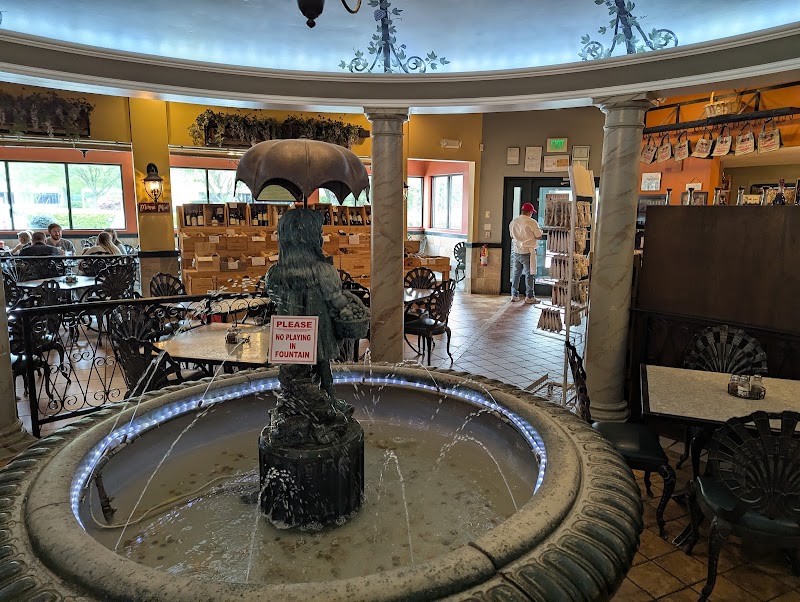 Italian Market & Restaurant photo 4