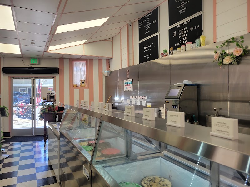 Richard's Ice Cream Shop photo 5