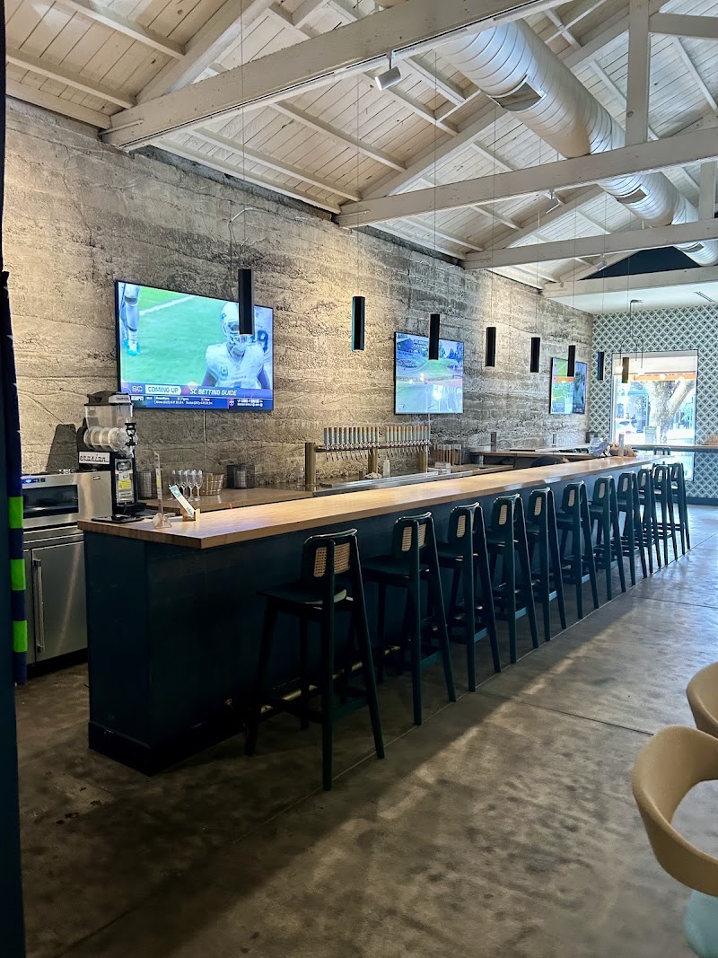 Erosion Tap House: Winery & Brewery photo 5