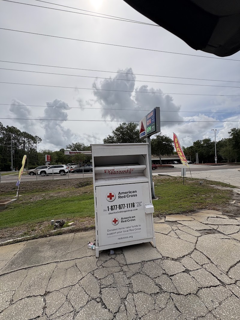 Photo of Clothing drop- off bin(Red Cross)