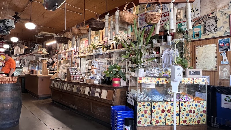 Guigni’s Deli photo 5