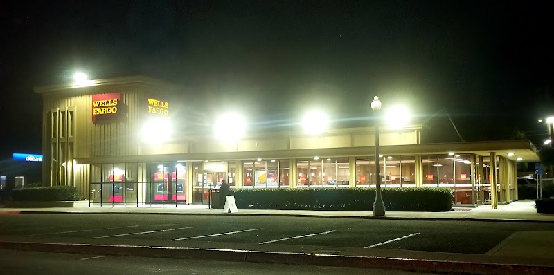 Wells Fargo Bank photo 5