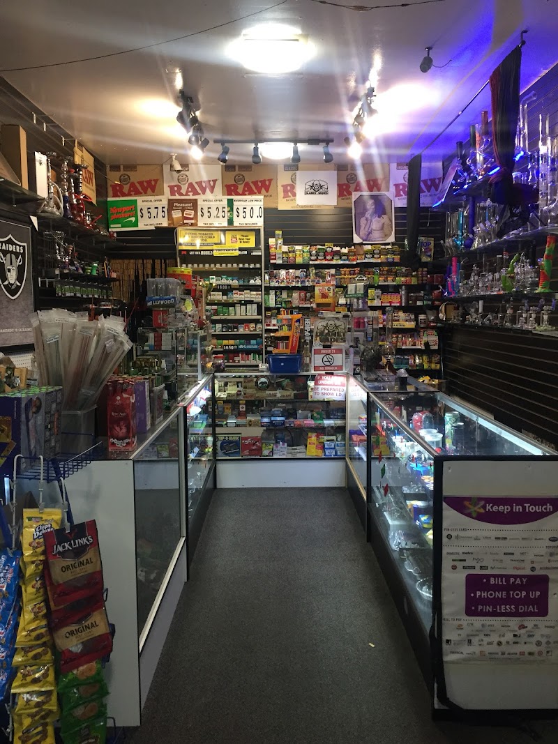 Gorilla Clouds smoke shop photo 2
