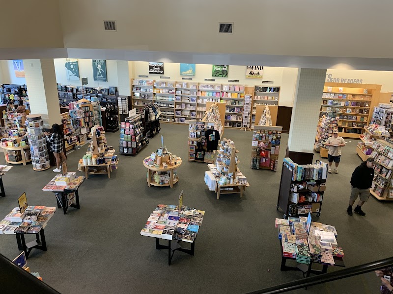 Barnes & Noble photo 5