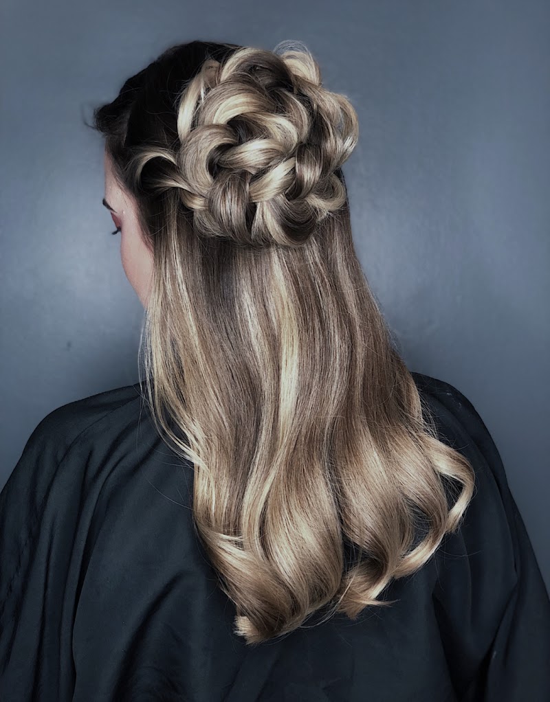 Salon Halo of Spring Hill photo 2