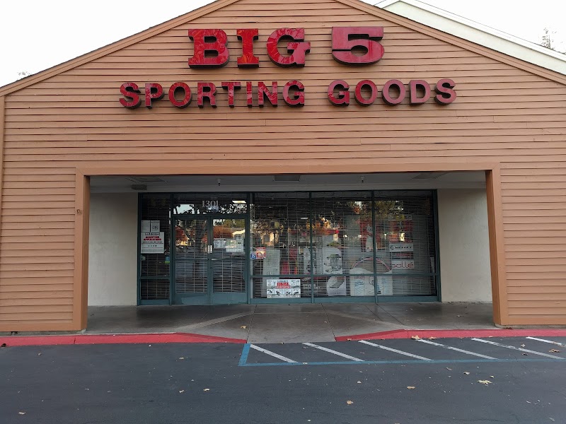 Big 5 Sporting Goods photo 4