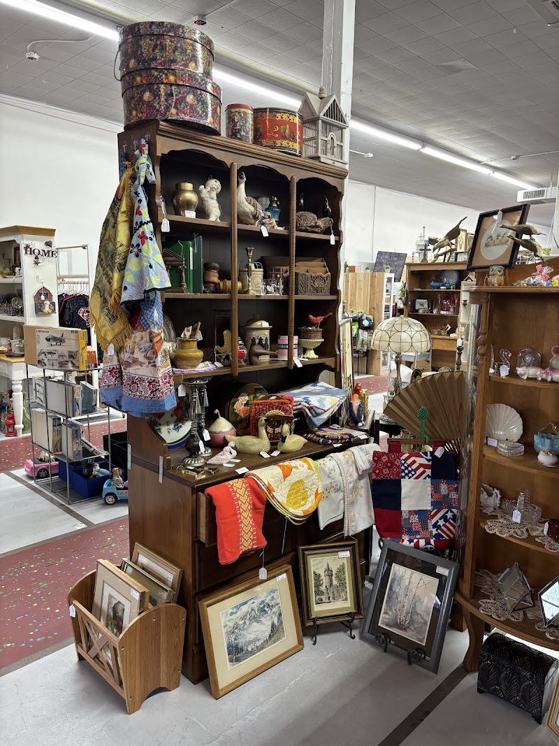 2nd Chance Indoor Flea Market photo 5