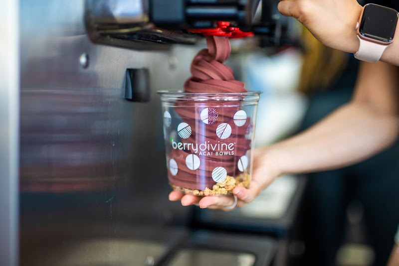 Berry Divine Acai Bowls photo 4