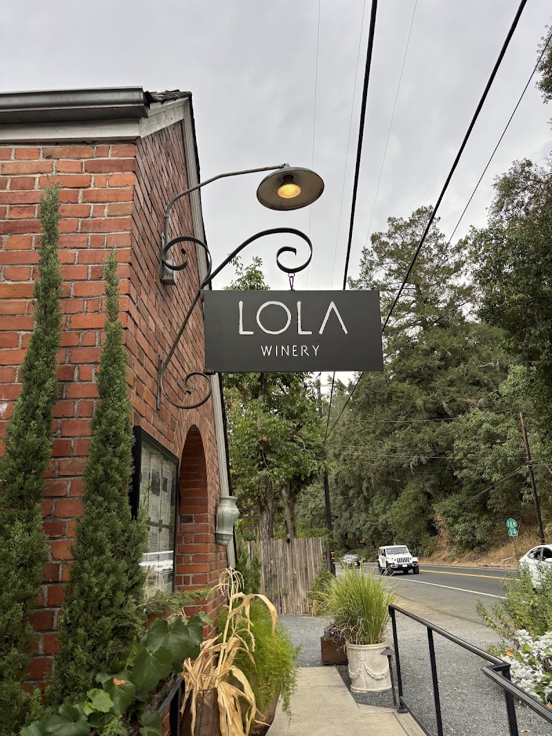 LOLA Wines photo 5