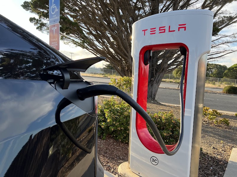 Tesla Supercharger photo 4