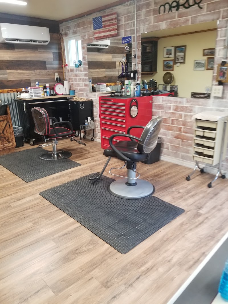 Charlie Rues Barbershop photo 2