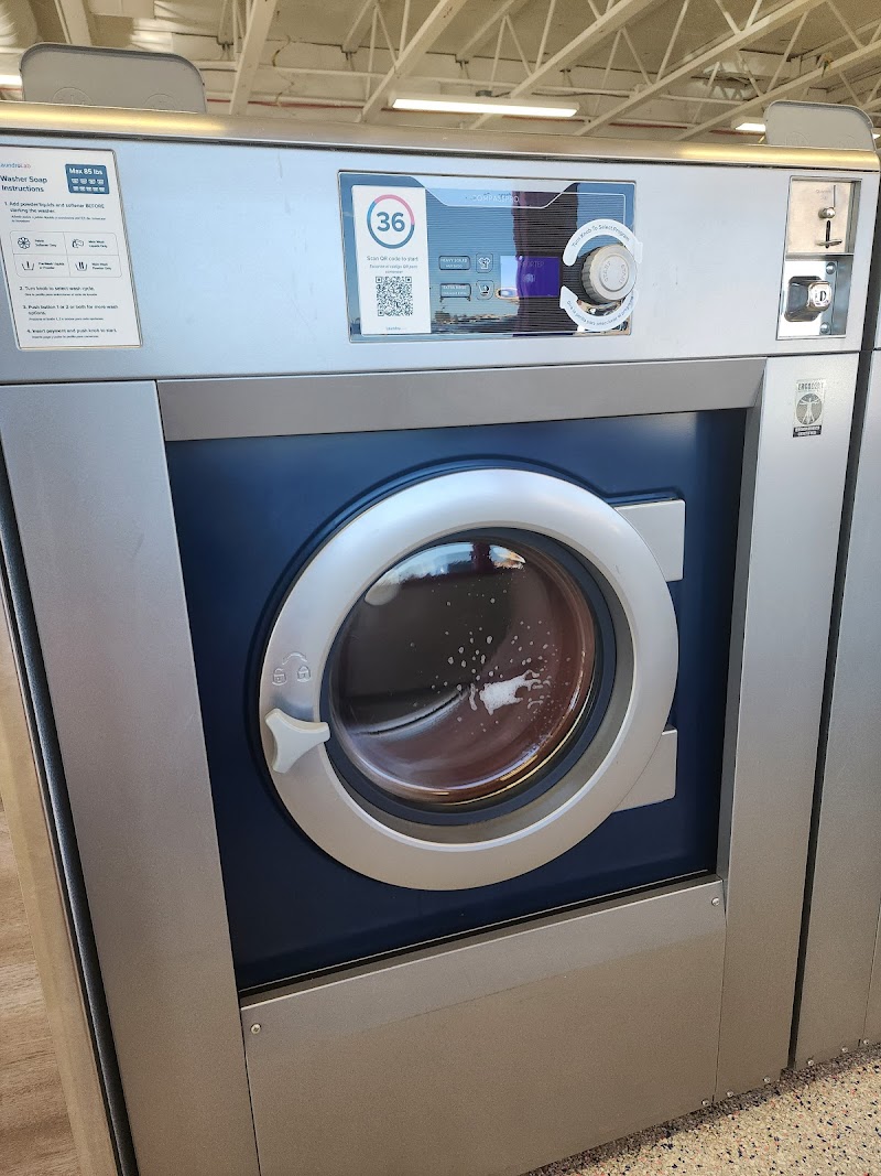 LaundroLab Laundromat photo 5