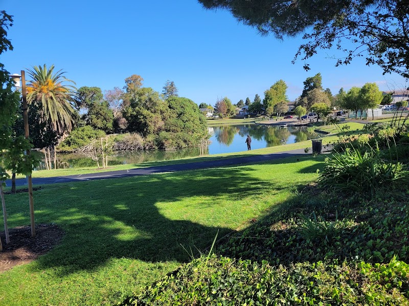 Photo of Lakeshore Park Parking Lot