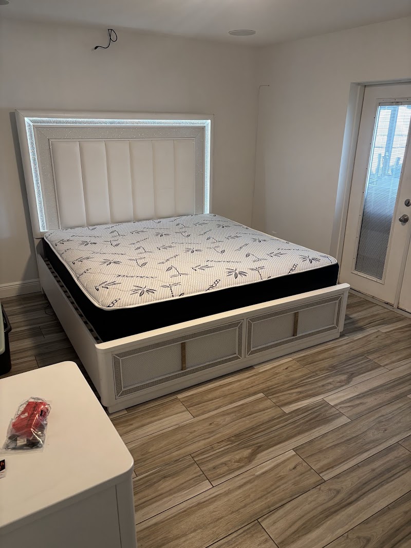 Max Furniture Outlet - Bradenton photo 4