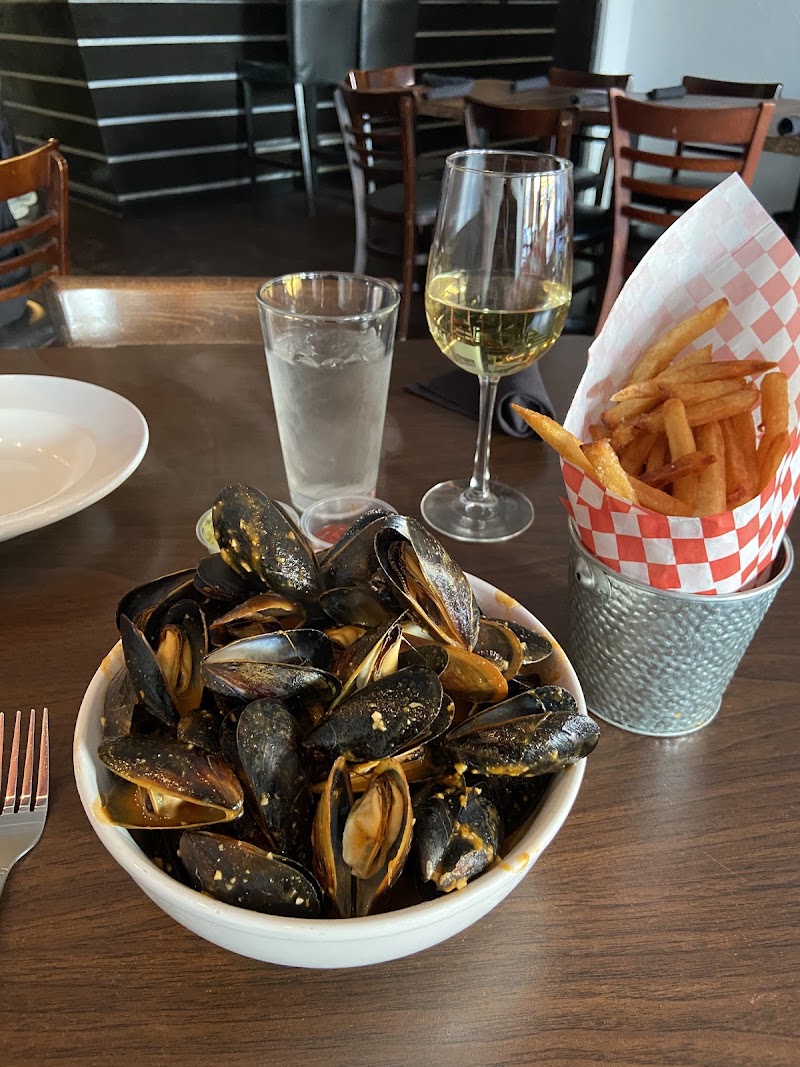 La Frite Belgian Bistro photo 3