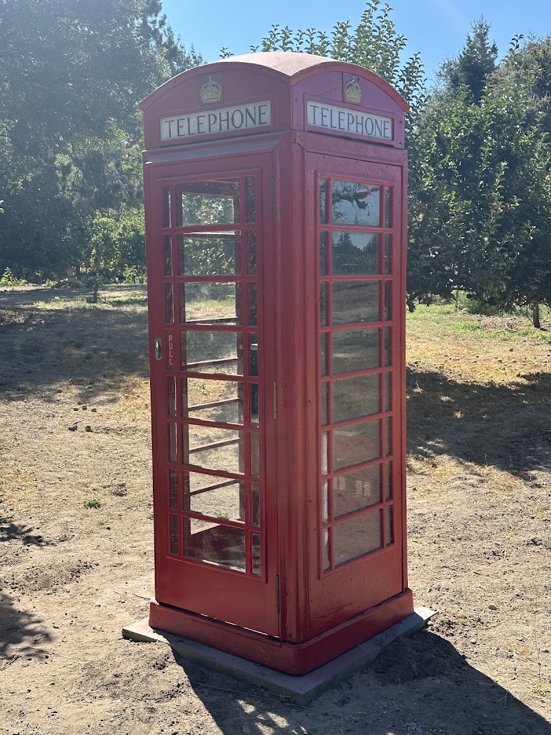 Classic British Telephone Booth photo 3