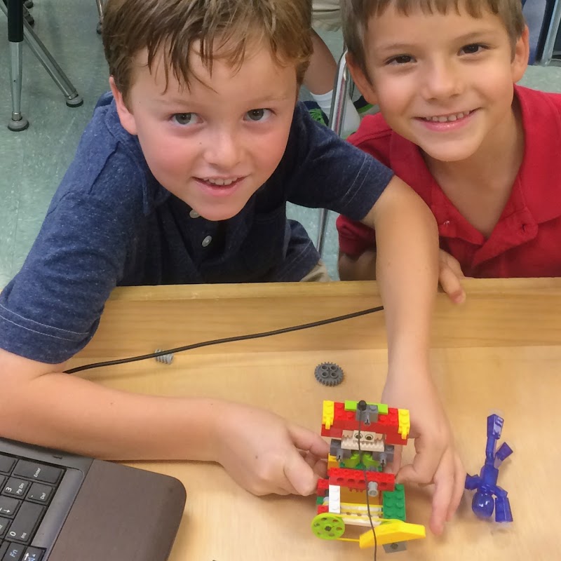 FunWithBots Coding & Robotics STREAMM LAB photo 4