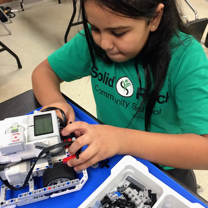 FunWithBots Coding & Robotics STREAMM LAB photo 3