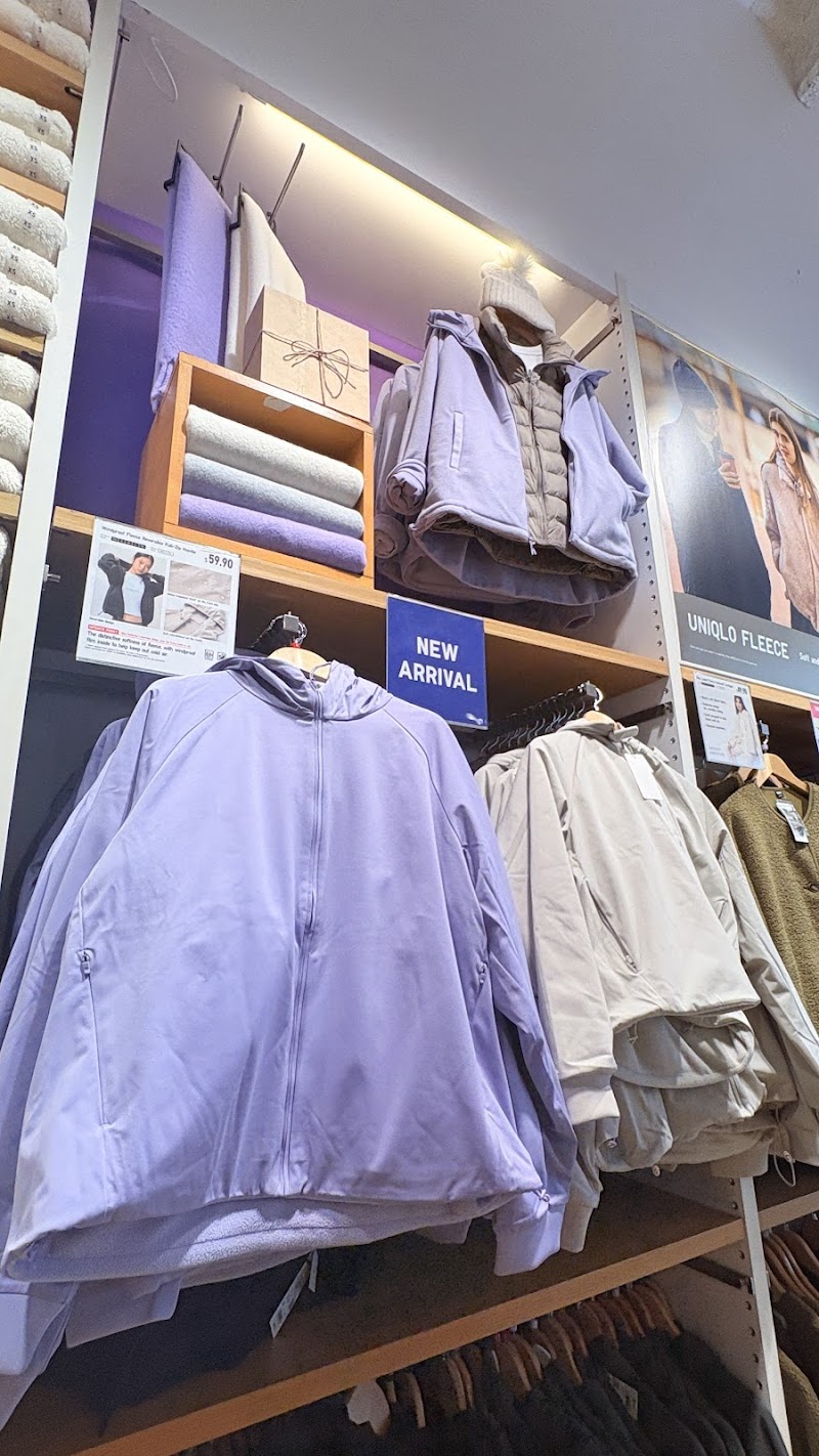 UNIQLO Bay Street photo 4