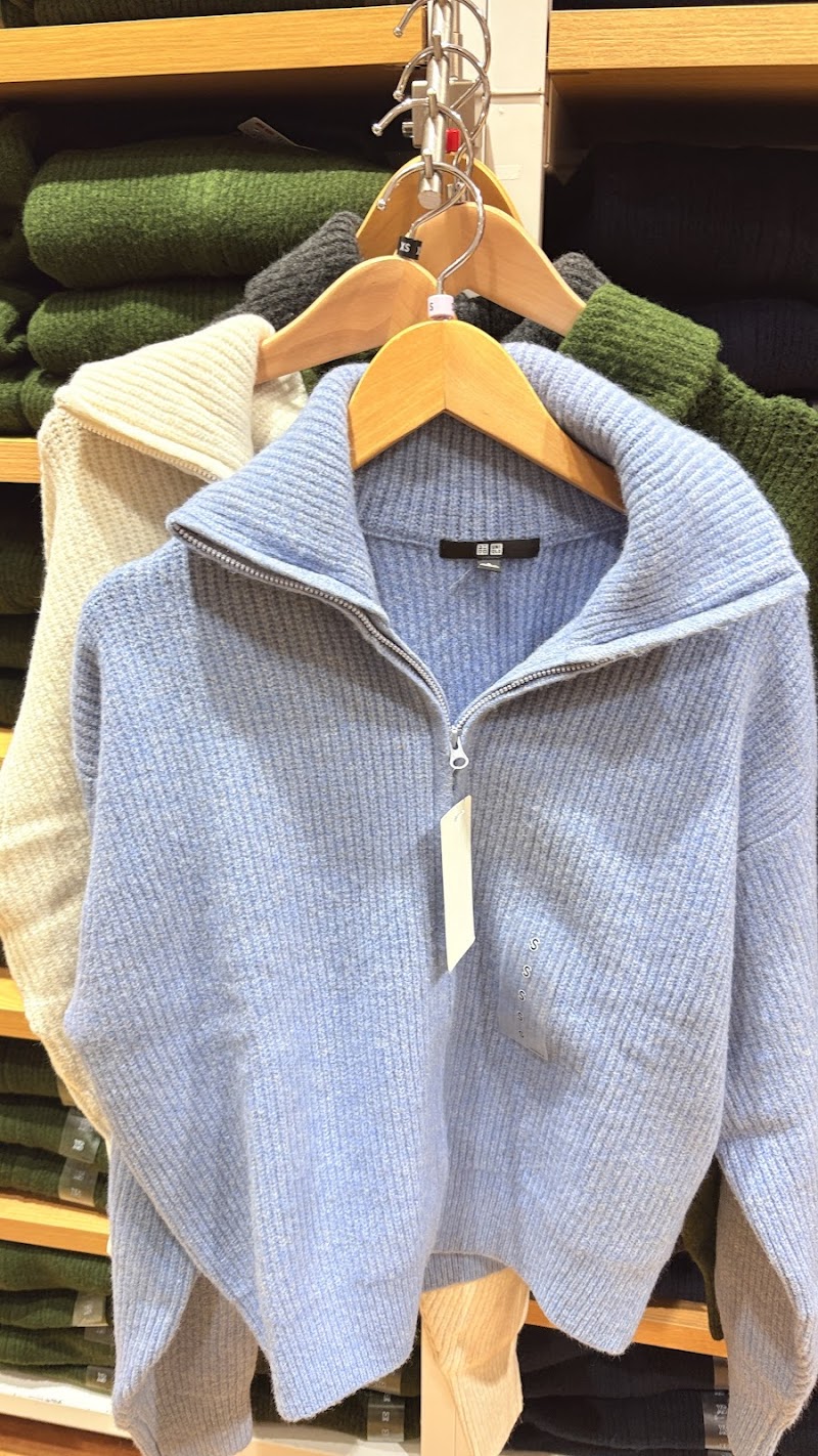 UNIQLO Bay Street photo 5