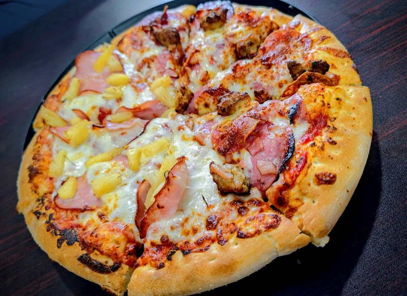 Ned's Pizza & Wings photo 3