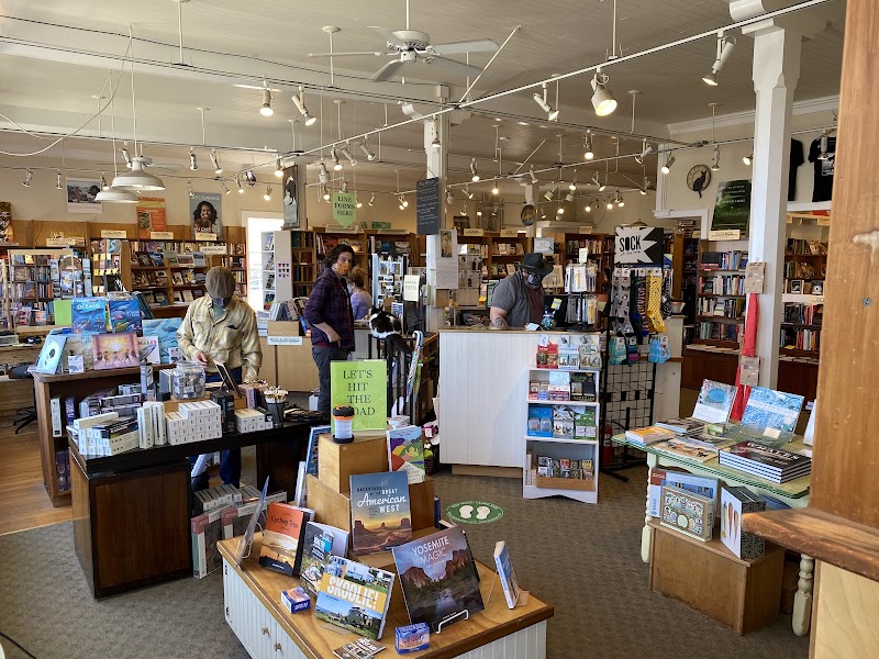 Gallery Bookshop & Bookwinkles photo 5