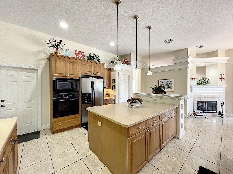 Allison Newlon Platinum Properties of Florida, LLC photo 3