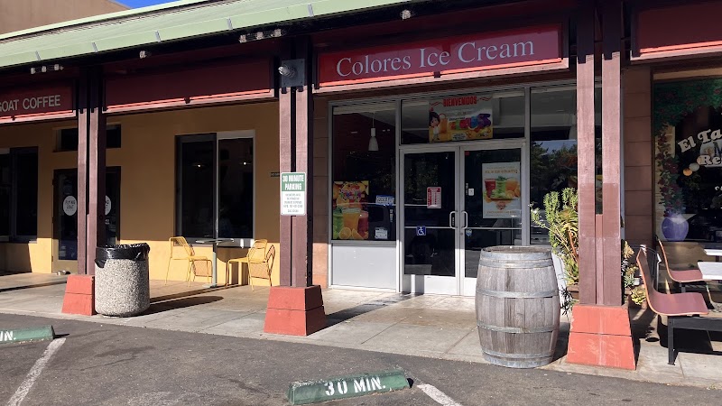 Colores ice cream & Cake photo 2