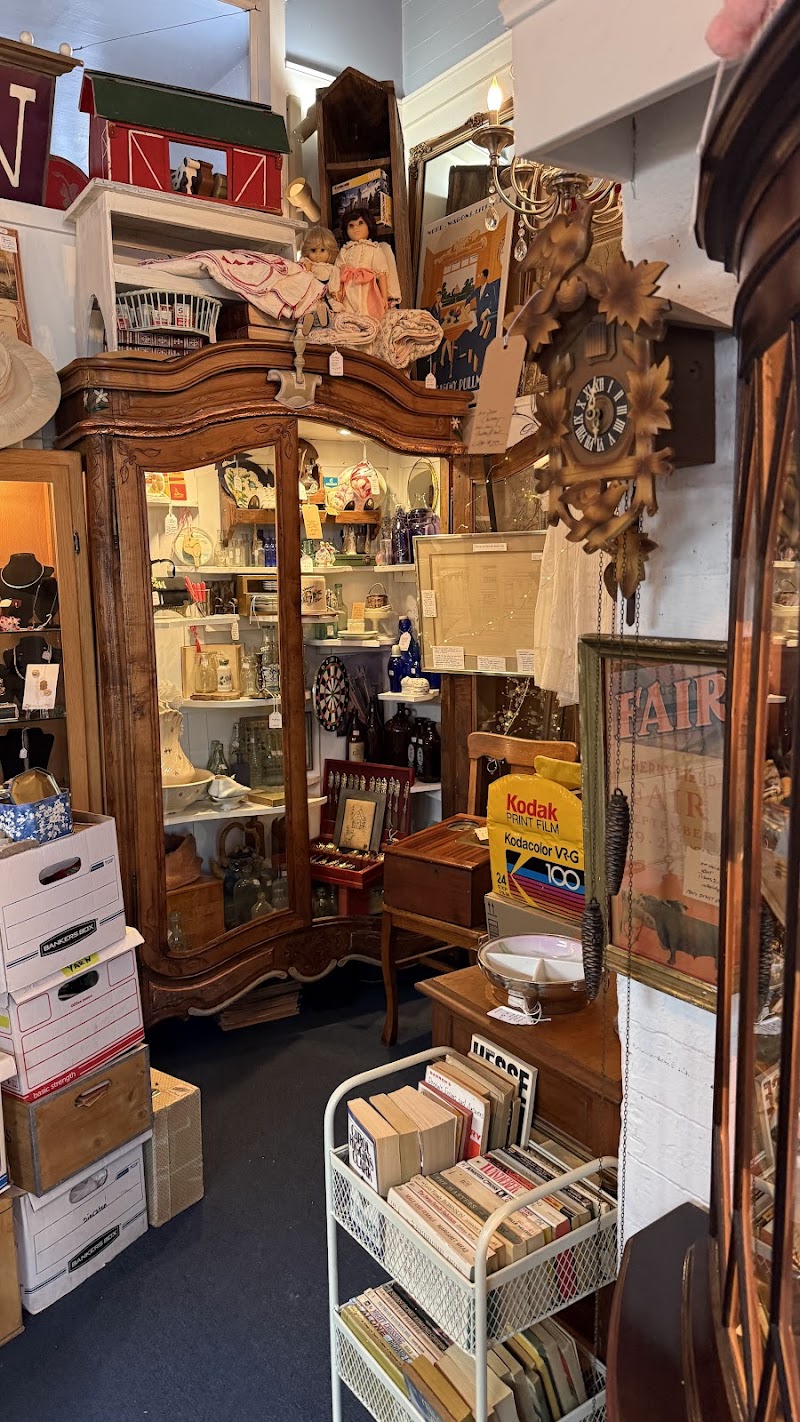Antiques on First photo 4