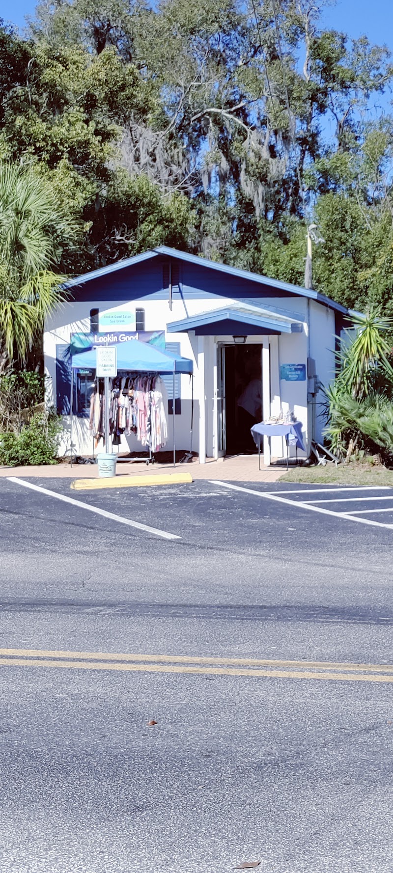 Photo of Lookin Good Salon