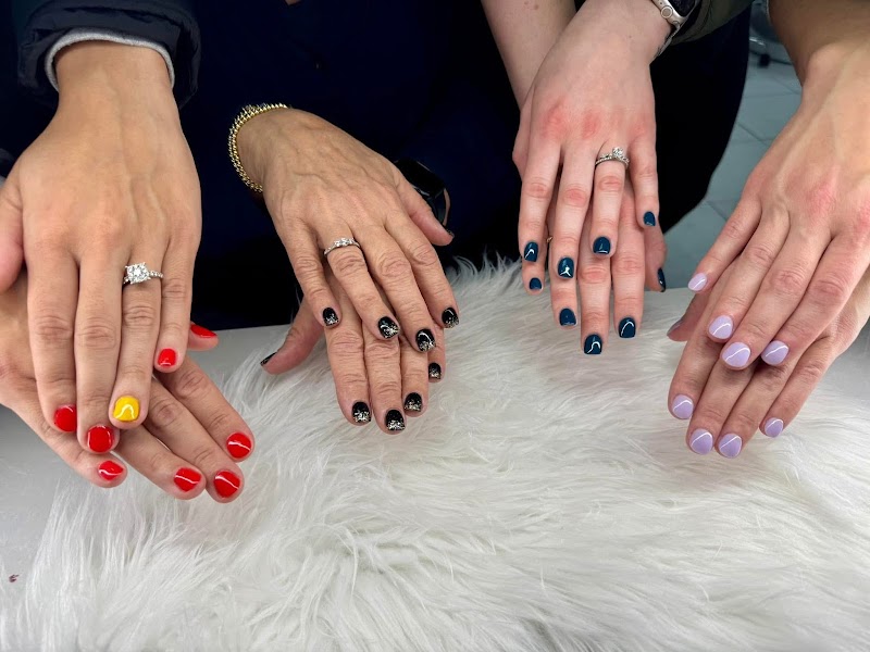 Color Me Nails & Spa photo 4