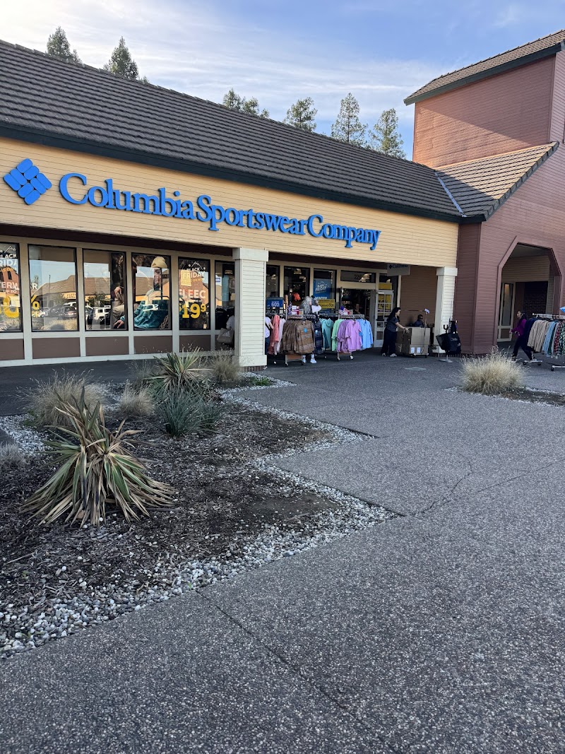 Columbia Factory Store photo 4