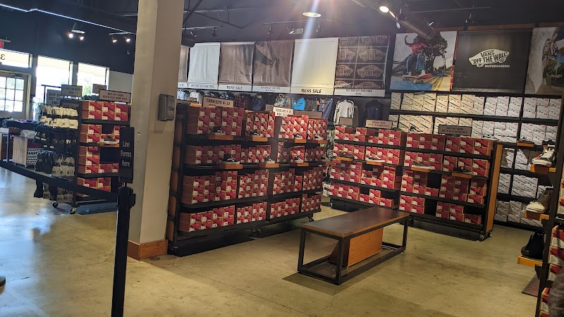 Vans Outlet photo 5
