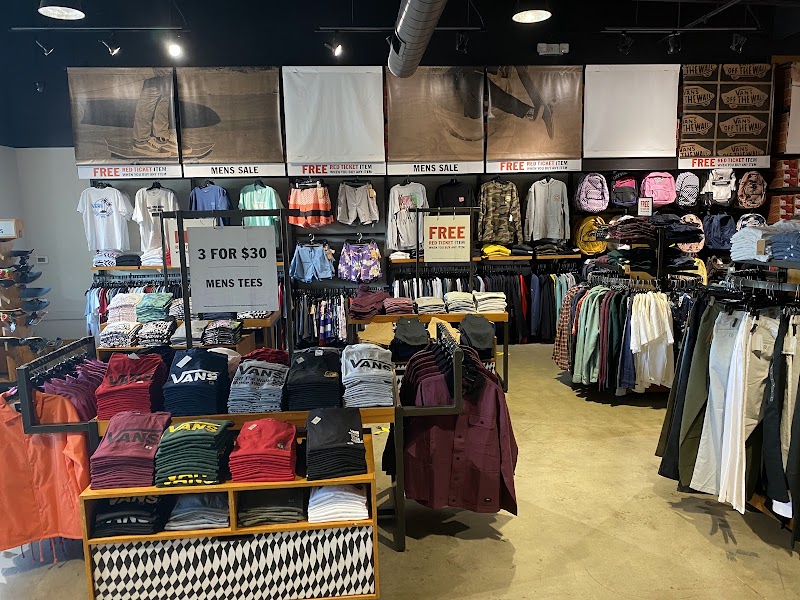 Vans Outlet photo 3
