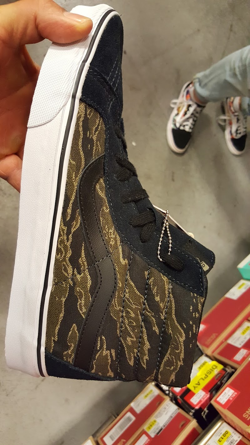 Vans Outlet photo 4
