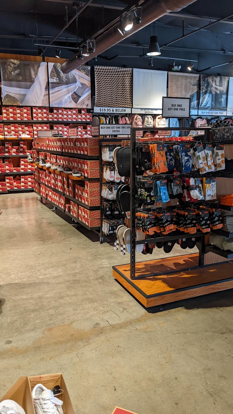 Vans Outlet photo 2