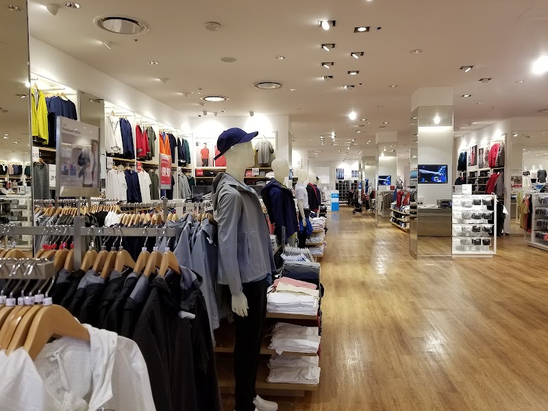 UNIQLO Serramonte photo 5