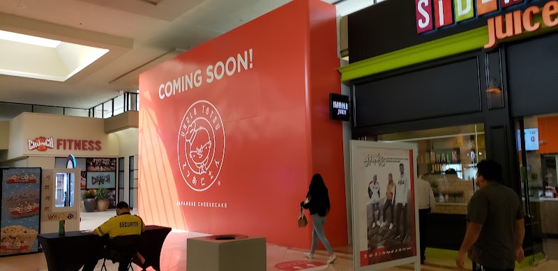 UNIQLO Serramonte photo 3