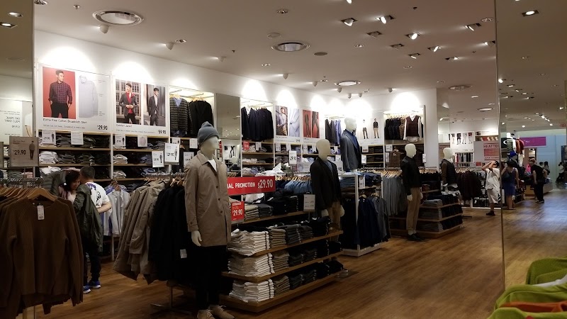 UNIQLO Serramonte photo 4