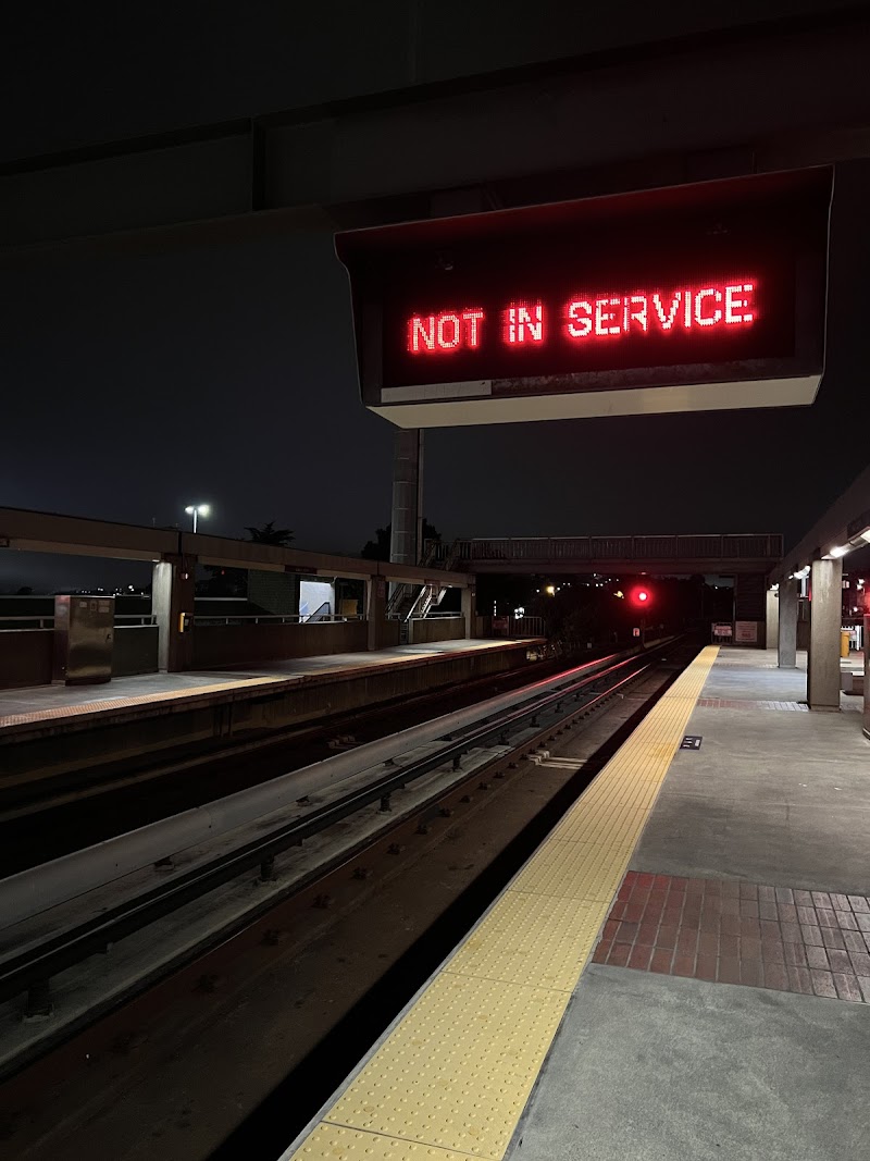 Daly City Station photo 5