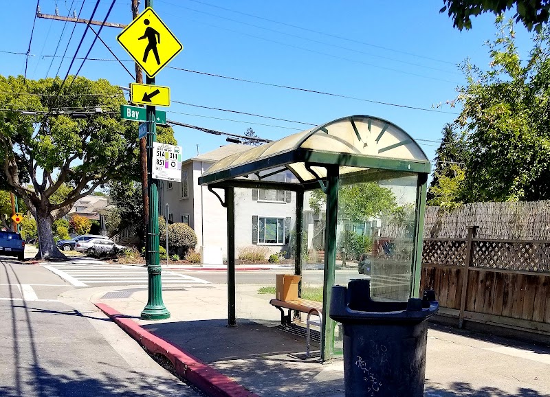 Photo of Santa Clara Av & Bay St