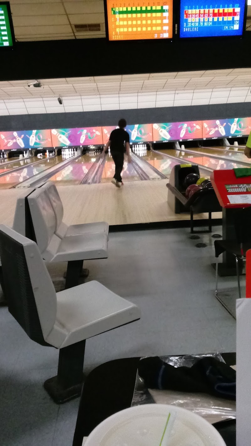 AMF Leesburg Lanes photo 4