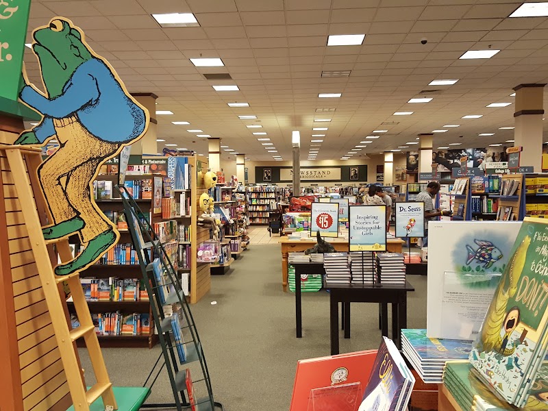 Barnes & Noble photo 5
