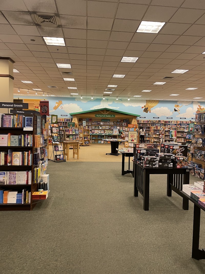 Barnes & Noble photo 2