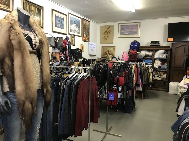 The Thrift Shop Village photo 5